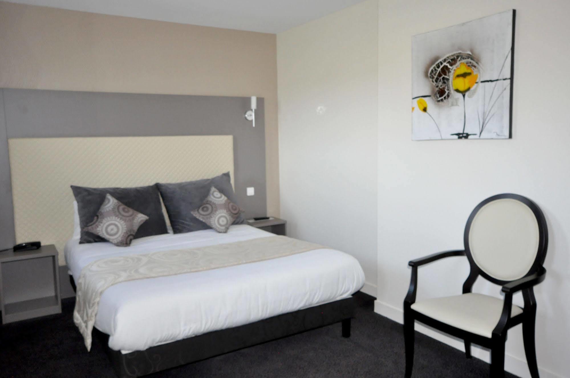 Brit Hotel Confort Alexia - La Souterraine Kültér fotó